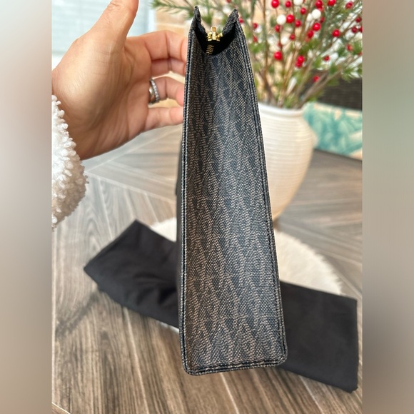 Saint Laurent Monogram Toiletry Bag - Picture 6 of 16